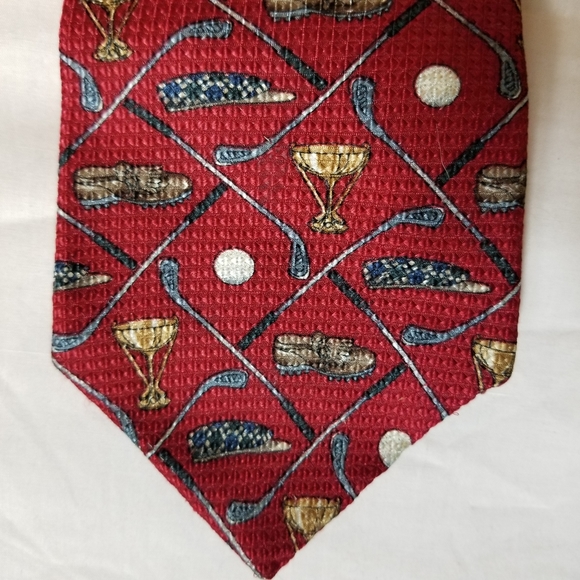 Men's JTBeckett 100% Silk Tie Golf Theme USA Made - Picture 1 of 6